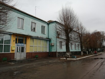 Чернігівська обл., с-ще Короп, вул. Поштова, 9;   Оренда – приміщення 2 поверху площею 281,15 кв.м. (В)