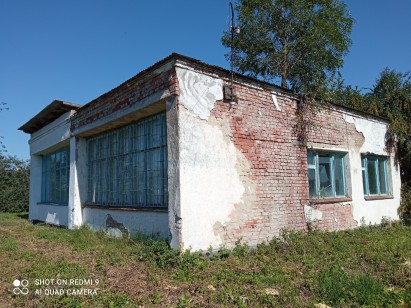 Волинська обл., Ковельський р-н, с. Мельниця, вул. Велицька, 83. Оренда – приміщення будівлі площею 16,50 кв.м (В)
