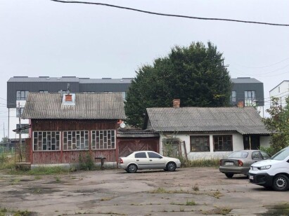 Львівська обл. м. Дрогобич, вул. Самбірська, 81а. Оренда – приміщення одноповерхових будівель площею 67,50 кв. м (В) і 65,80 кв. м (В)