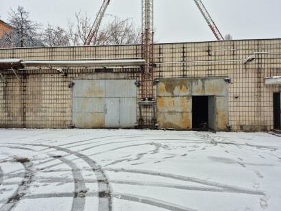 м. Київ, вул. Джона Маккейна, 40, літ. «В» (Печерський р-н). Оренда – гаражі, загальною площею - 314,90 кв.м. (В)