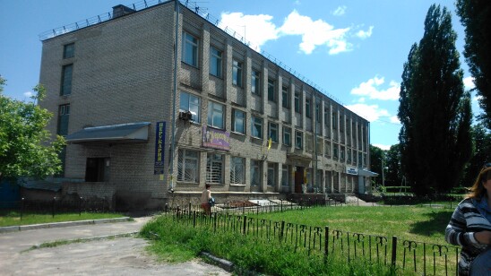 Сумська область, Конотопський р-н, м. Кролевець, площа Миру, буд. 8. Оренда – офісні приміщення 1-го поверху площею 78,80 кв.м. (В)