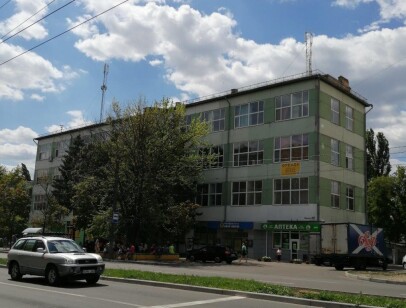 Чернігівська обл., м. Чернігів, вул. Рокоссовського, 33;   Оренда – виробничі приміщення 3-го поверху площею 695,5 кв.м. (В)