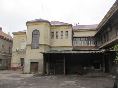 Закарпатська обл., м. Берегово, пл. Ф. Ракоці, 3 «літ.А». Оренда – приміщення 2-го поверху площею 220,5 кв.м. (В)