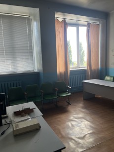 Рівненська обл., Вараський р-н, селище Зарічне, вул. Центральна, 6а. Оренда – приміщення 3-го поверху площею 32,00 кв. м (В)