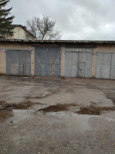 Харківська обл., Чугуївський р-н, м. Чугуїв, вул. Харківська, 118;  Оренда - приміщення гаражів загальною площею 248,50 кв.м. (В)