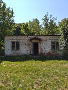 Сумська обл., Краснопільський р-н., с. Чернеччина, вул. Заводська, буд. 1. Оренда – нежитлова будівля площею 46,7 кв.м. (В)