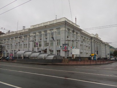 Чернігівська обл., м. Чернігів, проспект Миру, 28. Оренда – офісне приміщення 3-го поверху площею 19,70 кв.м. (В)