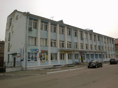 Рівненська обл. м. Радивилів, вул. О.Невського, 1. Оренда – приміщення підвалу , 2 – го та 3 –го поверху площею 330,8 кв.м. (В)