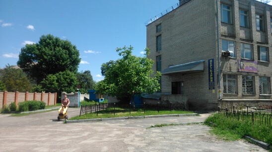 Сумська обл., м. Кролевець, вул. Миру, буд. 8;   Оренда – приміщення 2-го поверху, площею 14,60 кв.м. (В)