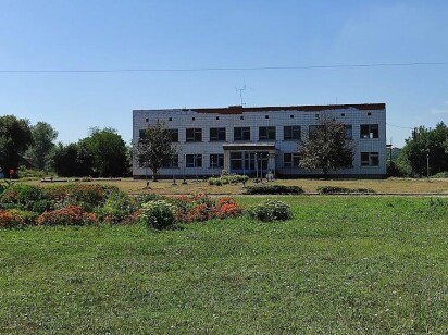 Сумська обл., Роменський район, с. Миколаївка, вул. Центральна, буд. 11;  Оренда – нежитлове приміщення площею 25,00 кв. м. (В)