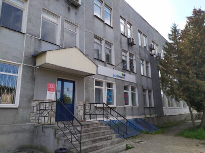 Волинська обл., м. Ківерці, вул. Шевченка, 8. Оренда – приміщення 2-го поверху адмінбудівлі площею 20,8 кв.м (В)