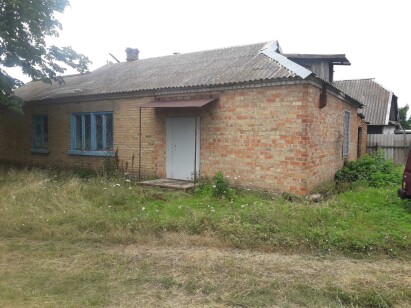 Дніпропетровська обл., Апостолівський р-н, с. Мар`янське, вул. Терешкової, 7. Оренда – приміщення 1-го поверху площею 32,30 кв.м. (В)