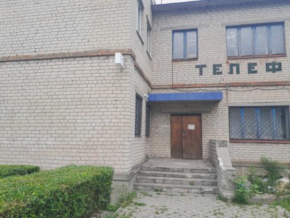 Полтавська обл., м.Козельщина, вул. Горького,48;    Оренда–приміщення 1-го поверху площею 82,50 кв.м. (В)