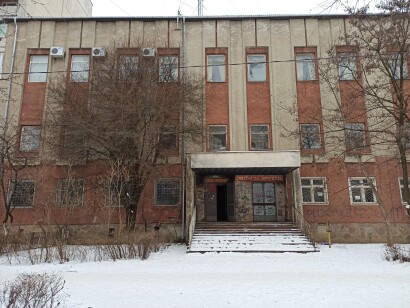 Закарпатська обл., м. Мукачево, вул. І. Зріні, 115;    Оренда – приміщення 1-го поверху площею 262,3 кв.м. (В)