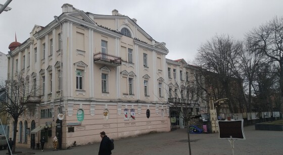 Вінницька обл., м. Вінниця, вул. М. Оводова, 22 ;     Оренда – приміщення 2-го поверху площею 12,0 кв.м. (В)