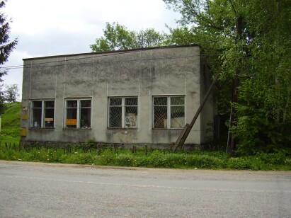 Івано-Франківська обл., Івано-Франківський р-н, с.Росільна, вул. Шевченка, 145а. Оренда – Нежитлове приміщення І-го поверху, площею 33,4 м.кв. (В)