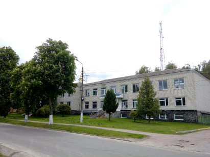 Чернігівська обл., с-ще Ріпки, вул. Святомиколаївська, 67. Оренда – офісні приміщення 1 -го поверху площею 116,65 кв.м (В)