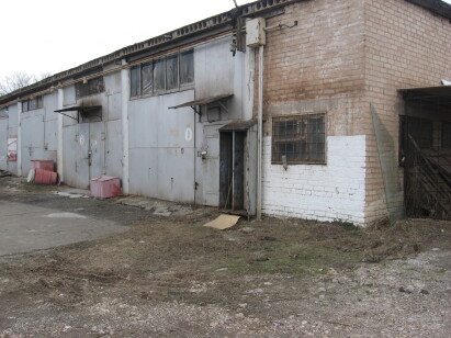 Дніпропетровська обл., м. Кривий Ріг, вул. Бикова, 9А. Оренда – приміщення гаражу площею 282,10 кв.м. (П)