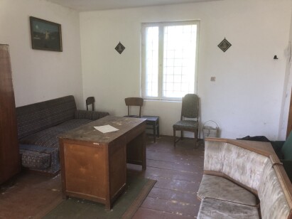 Львівська обл., м. Старий Самбір, вул. Садова,19. Оренда – частина нежитлової будівлі загальною площею 38,6 кв. м. (В)