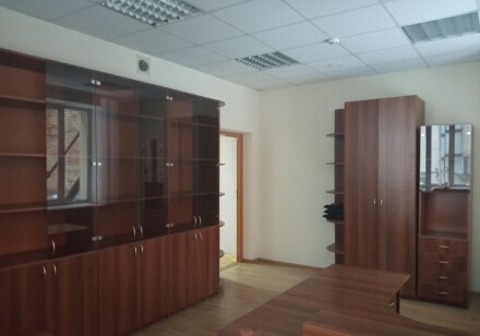 м. Київ, бульв. Шевченка Тараса, 18, літ.: «Б» (Шевченківський р-н). Оренда – приміщення 2-го поверху, загальною площею - 280,90 м2 (В)