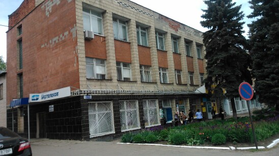 Сумська обл., м. Тростянець, вул. Миру, буд.1-А; Оренда – офісні приміщення 2-го поверху площею 50,5 кв.м. (В)