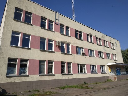 Харківська обл., Красноградський р-н, смт. Сахновщина, вул. Поштова, 6. Оренда – приміщення 3-го поверху площею 387,10 кв.м. (В)