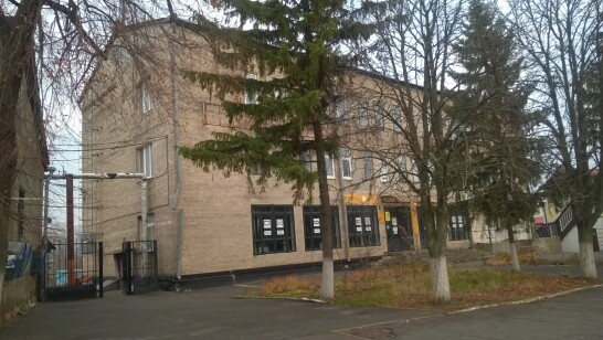 Харківська обл., Харківський р-н, м. Дергачі, пл. Перемоги, 20. Оренда – приміщення підвалу «Будівлі В-3» площею 54,80 кв.м. (В)