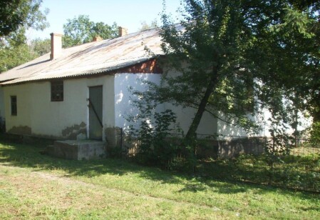 Вінницька область, Вінницький р-н, с. Уладівка, вул. Поштова,1. Оренда – нежитлові приміщення площею 84,00 кв.м. (В)