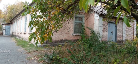 ДОВГОСТРОКОВА ОРЕНДА! Дніпропетровська обл., Криничанський район, с. Світлогірське, вул. Сонячна, 39 . Оренда – комплекс будівель і споруд площею 470,90 кв.м (В)