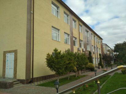 Вінницька обл., Гайсинський р-н, с. Ольгопіль, вул. Центральна, 131. Оренда – приміщення площею 86,10 кв.м. (В) 