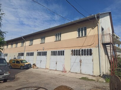 Закарпатська обл., м. Ужгород, пл. Кирила та Мефодія, 4. Оренда – приміщення на 2 поверсі площею 106,0 кв. м (В)