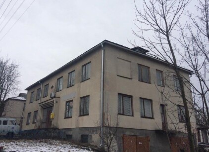 Львівська область., смт. Підкамінь, вул. Незалежності, 48. Оренда – приміщення 1-го поверху площею 27,50 кв. м. (В)