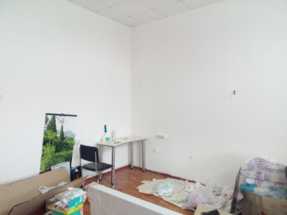 Дніпропетровська обл., м. Дніпро, вул. Князя Ярослава Мудрого, 3. Оренда – приміщення  5-го  поверху площею 28,30 кв.м. (П)