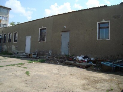 Одеська обл., Подільський р-н., смт. Окни, вул. К.Маркса, буд. 11. Оренда – приміщення складу загальною площею 58,90 кв.м. (В)