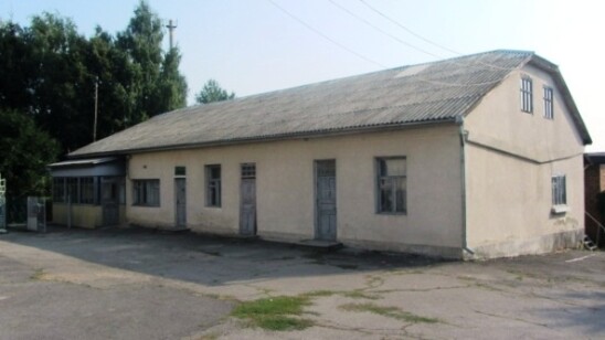 Вінницька обл., Вінницький р-н, м. Немирів, вул. Горького, 20. Оренда – приміщення складу площею 219,7 кв. м (В)