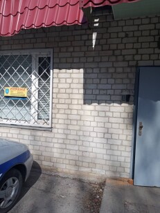 Харківська обл., м. Чугуїв, вул. Харківська, 118. Оренда – приміщення 1-го поверху площею 13,60 кв.м. (В)