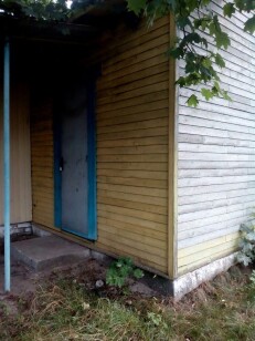 Рівненська обл., Варашський р-н, с. Дібрівськ, вул.Центральна, 1. Оренда – приміщення 1 поверху площею 25,5 кв. м. (В)