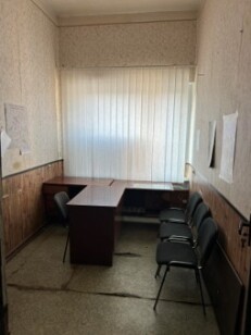 Полтавська обл., м. Зіньків, вулиця Воздвиженська, 36. Оренда – приміщення 3-го поверху площею 10,10 кв.м. (В)