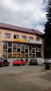 Закарпатська обл., м. Рахів, вул. Миру, 46. Оренда – приміщення 2-го поверху