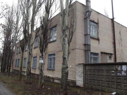 Дніпропетровська обл., м. Кривий Ріг, вул. Калантая, 12. Оренда – приміщення підвалу, 1-го та 2-го поверхів площею 520,50 кв.м. (В) 