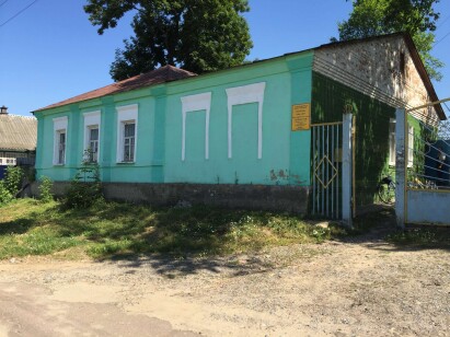 Сумська обл., Сумський р-н., с. Хотінь, вул. Банківська, 7 Оренда - частина будівлі