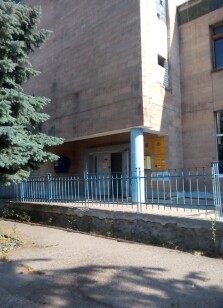 Харківська обл., смт. Борова, вул. Центральна, 3, будівля Літ. А. Оренда – приміщення першого поверху, площею 65,0 кв.м. (В)