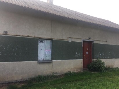 Львівська обл., с. Ямпіль, вул. Шевченка, 75. Оренда – приміщення площею 19,7 кв. м ( В )