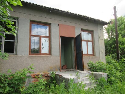 Сумська обл., Конотопський р-н, с. Карабутове, вул. Свідерського, 2. Оренда – нежитлове приміщення площею 18,30 кв.м. (В)