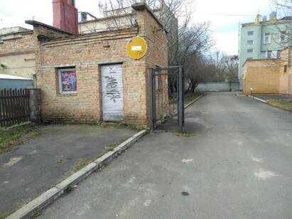 Рівненська обл., м. Здолбунів вул. Грушевського,15. Оренда приміщень прохідної площею 8,7 кв.м. 