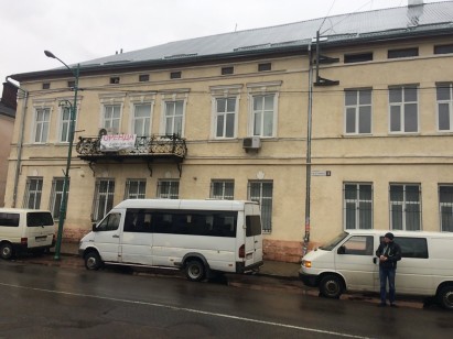 Львівська обл., м. Сколе, вул. Д. Галицького, 18. Оренда – приміщення 2 –го поверху площею 491,4 кв.м. (В)