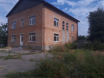 Полтавська обл., м. Полтава, вул. Загородня, 43. Оренда – комплекс нежитлових будівель та споруд площею 1376,8 кв.м. (В)