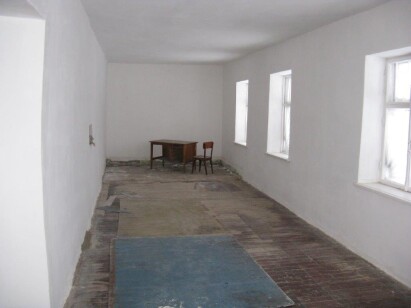 Вінницька обл., Вінницький р-н., м. Липовець, вул. В. Липківського, 37;   Оренда – нежитлові приміщення площею 86,7 кв.м. (В)