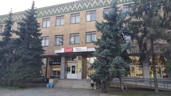 Полтавська обл., Кременчуцький р-н, м. Горішні Плавні, вулиця Миру, 18. Оренда – приміщення 2-го поверху площею 9,50 кв.м. (В)