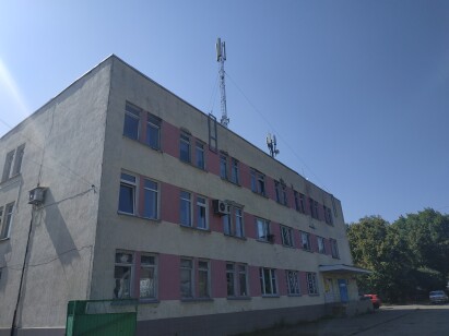 Харківська обл., Красноградський р-н, смт. Сахновщина, вул. Поштова, 6. Оренда – приміщення на 1-го поверху площею 57,0 кв.м. (В)